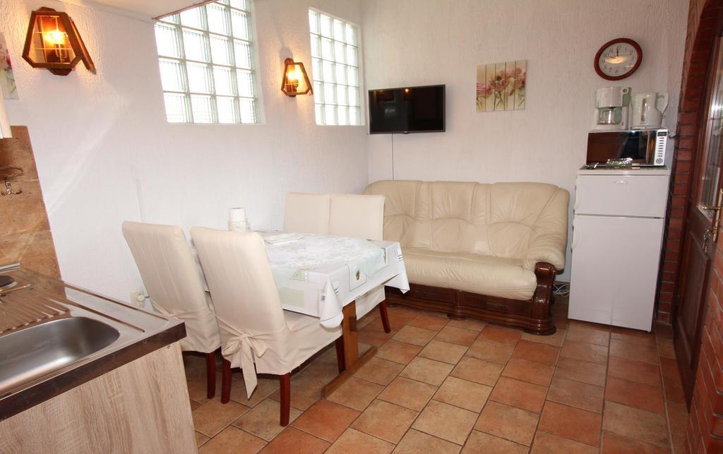 Apartments Villa Lucu Rovinj Exterior photo