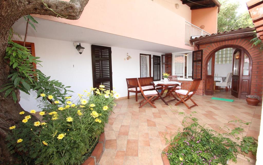 Apartments Villa Lucu Rovinj Exterior photo