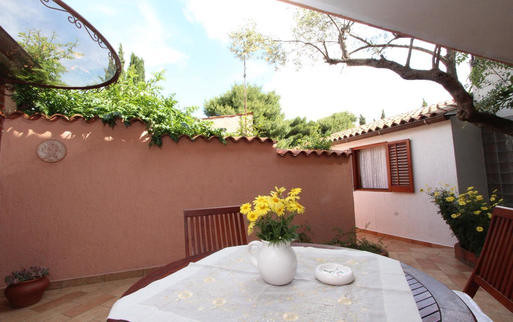 Apartments Villa Lucu Rovinj Exterior photo
