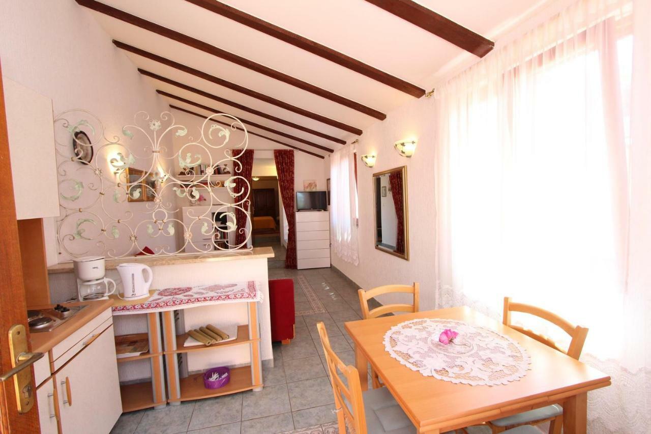 Apartments Villa Lucu Rovinj Exterior photo