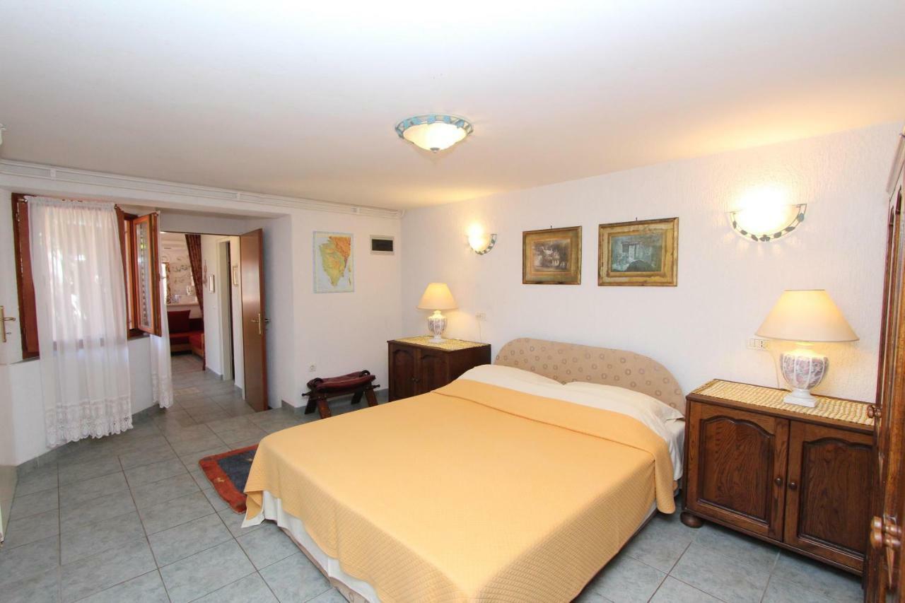 Apartments Villa Lucu Rovinj Exterior photo
